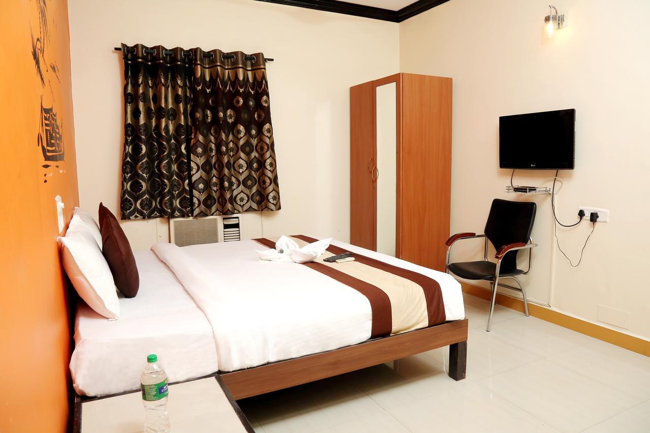 Rich Inn Suites - Next To Accord Metropolitian. เชนไน ภายนอก รูปภาพ