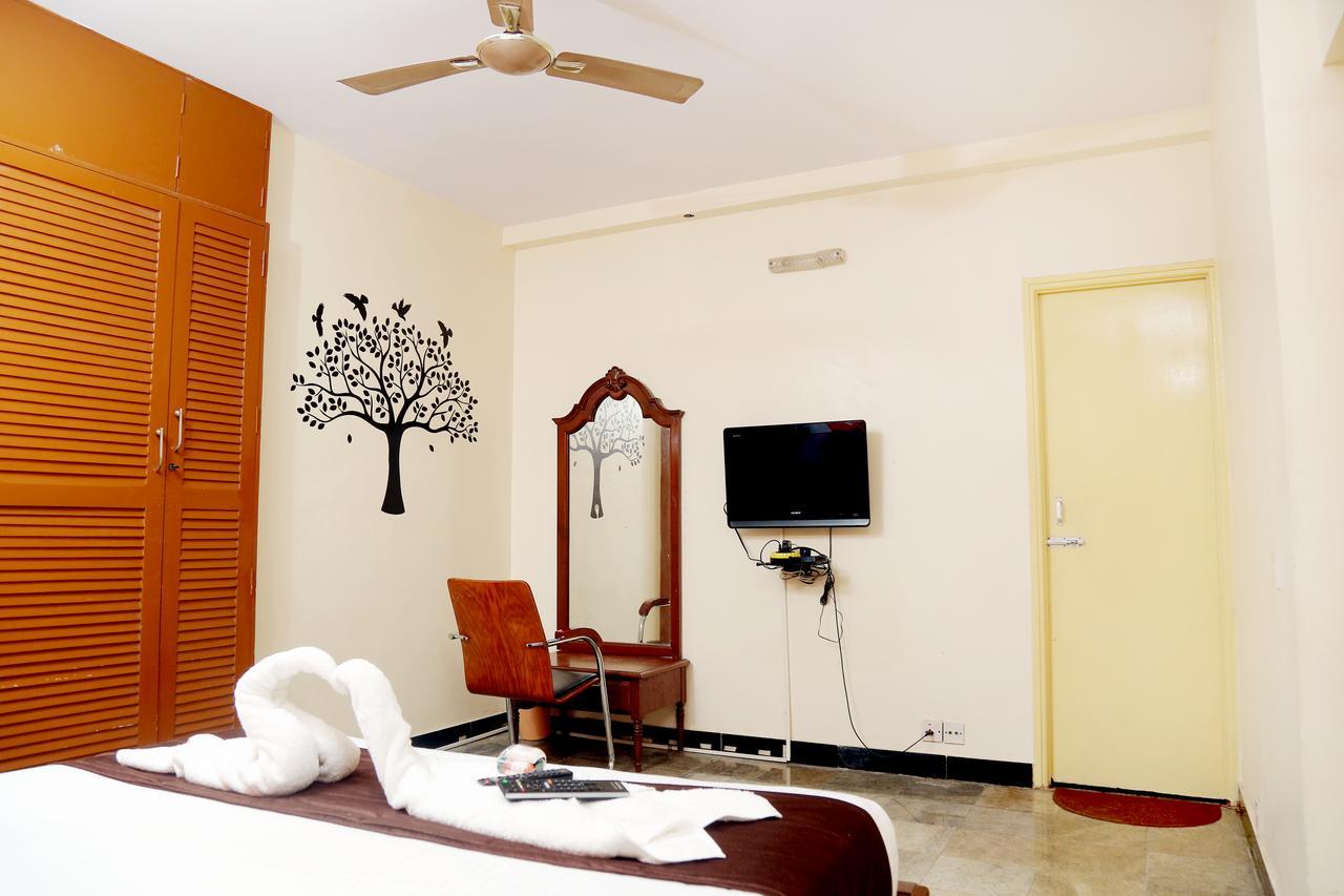 Rich Inn Suites - Next To Accord Metropolitian. เชนไน ภายนอก รูปภาพ